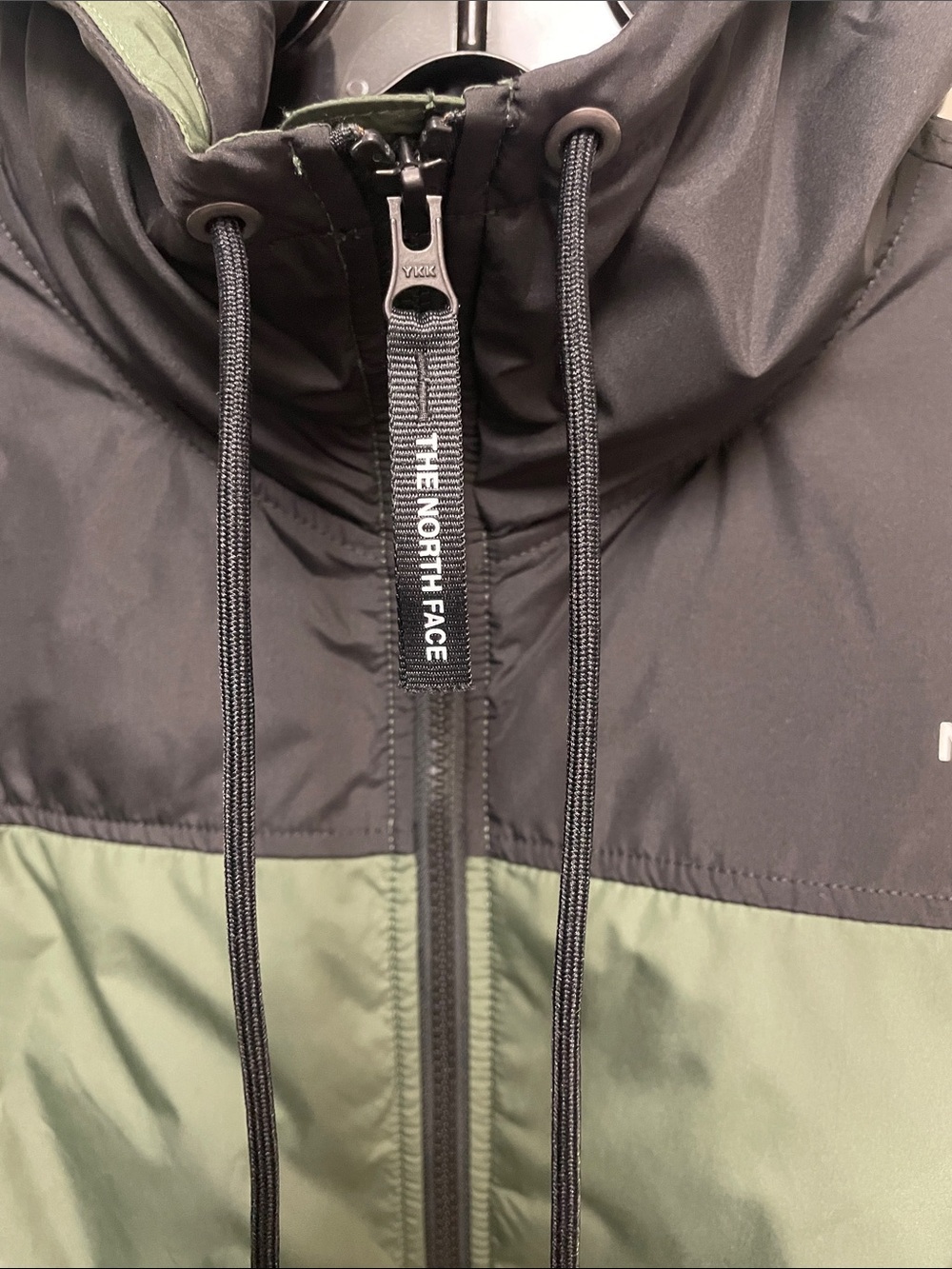 The North Face Men’s Hooded Puffer Jacket - Olive Green & Black - Picture 4 of 8